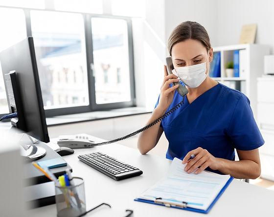 Reception Iceberg Dental Clinic — assistenza pazienti in italiano, greco e inglese